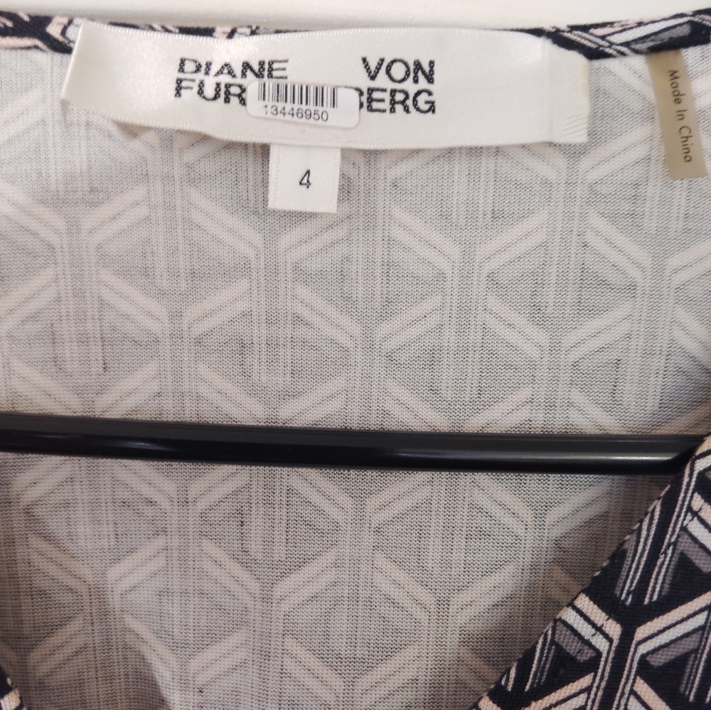 Diane Von Furstenberg Silk Dress - Picture 5 of 6